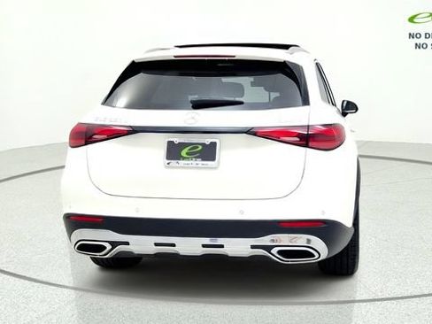 Used 2025 Mercedes-Benz GLC 350e 4MATIC image 8
