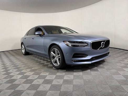 Used 2018 Volvo S90 T5 Momentum w/ Convenience Package AWD/4WD image 3