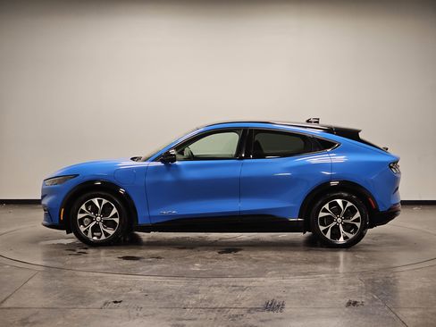 Used 2022 Ford Mustang Mach-E Premium image 5