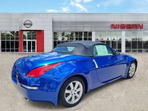 Used 2005 Nissan 350Z Touring RWD image 2