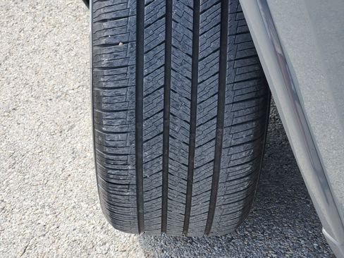 Used 2020 Jeep Grand Cherokee Altitude RWD image 11
