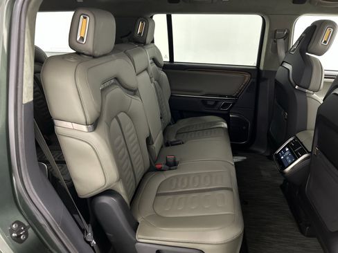 Used 2023 Rivian R1S Adventure image 23