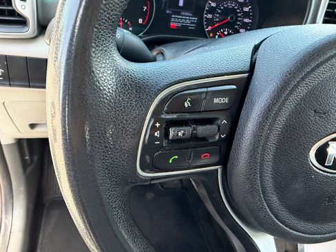Used 2019 Kia Sportage LX FWD image 18