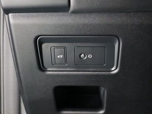 Used 2024 Land Rover Discovery Dynamic SE image 21