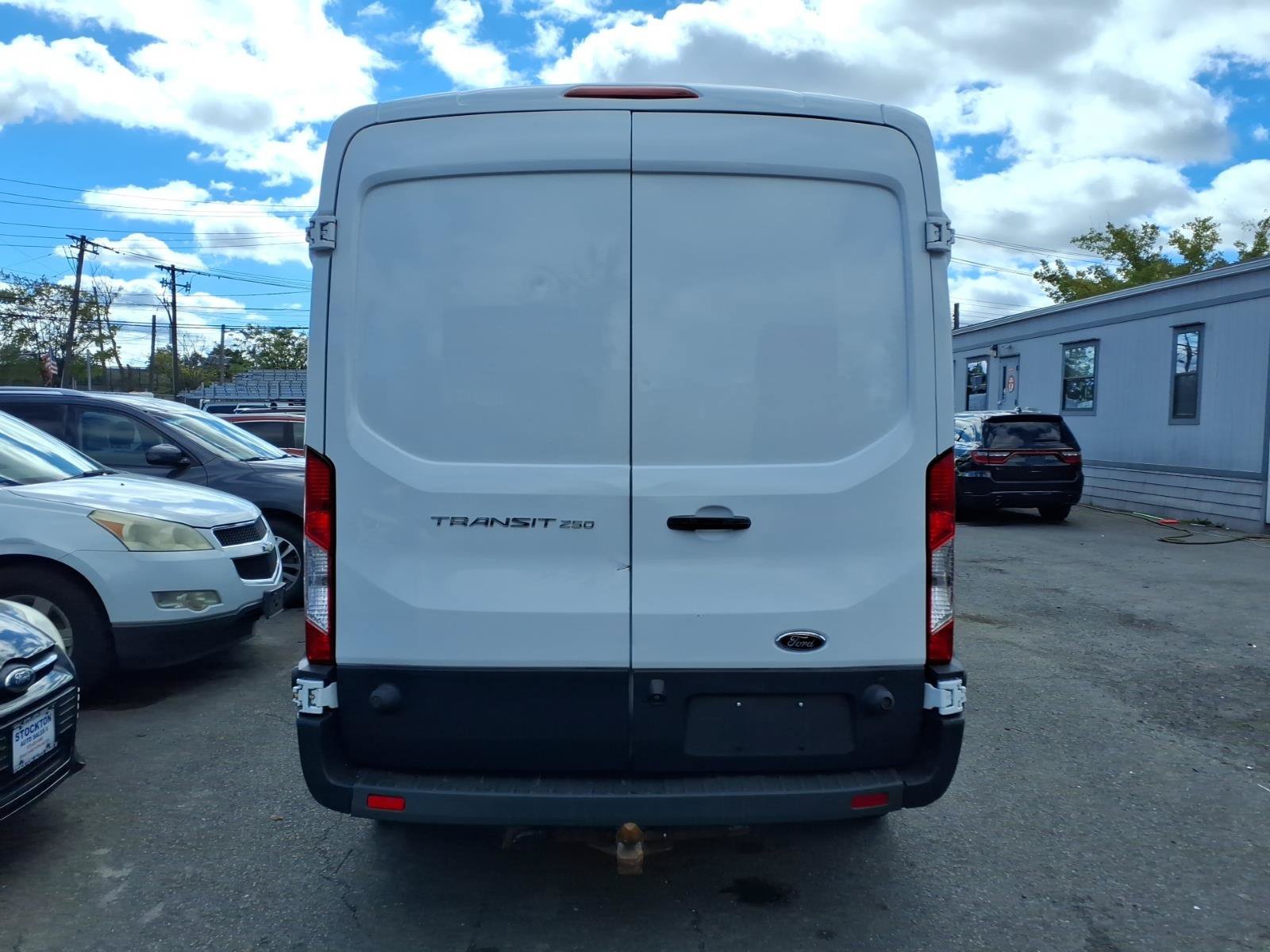 Used 2015 Ford Transit 250 148 Medium Roof RWD image 5