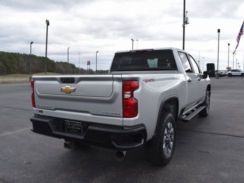 Used 2023 Chevrolet Silverado 2500 Custom w/ Custom Value Package image 3