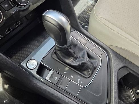 Used 2018 Volkswagen Tiguan SE FWD image 28