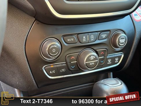 Used 2023 Jeep Cherokee Altitude Lux image 20