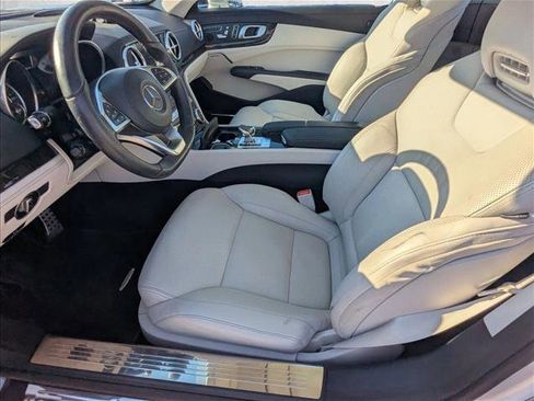 Used 2017 Mercedes-Benz SL 550 image 17
