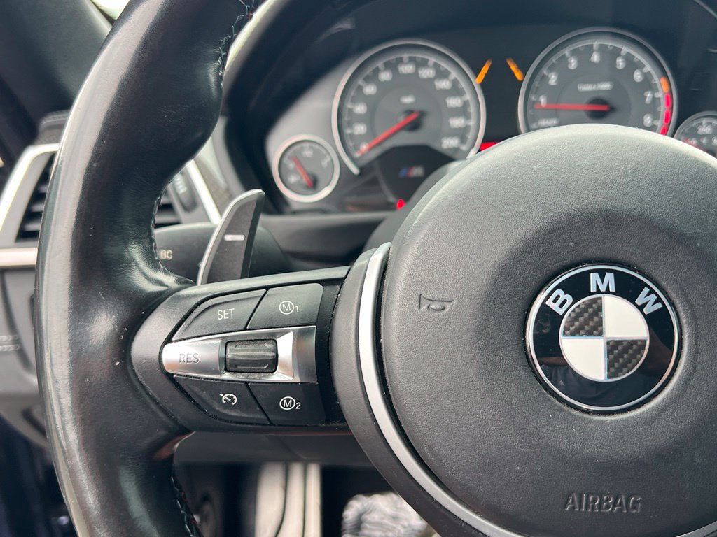Used 2016 BMW M4 Convertible RWD image 18