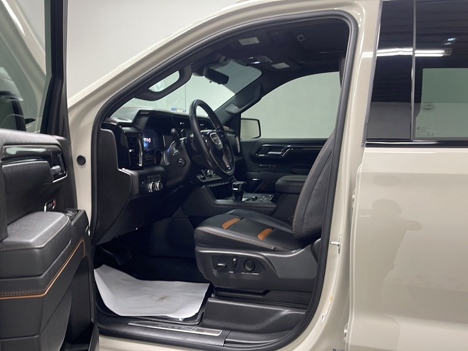 Used 2026 GMC Sierra 1500 AT4 w/ AT4 Premium Package AWD/4WD image 2