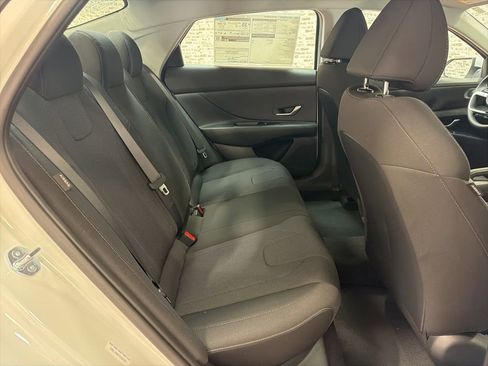 New 2026 Hyundai Elantra SE image 12
