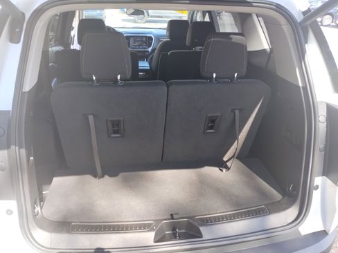 Used 2020 GMC Acadia SLE w/ Driver Convenience Package image 19