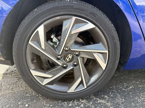 Used 2025 Hyundai Elantra Limited FWD image 30