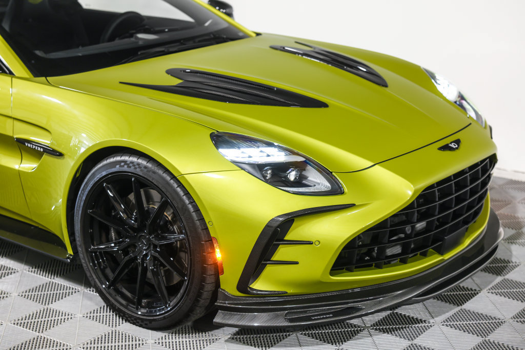 Used 2025 Aston Martin V8 Vantage Coupe RWD image 35
