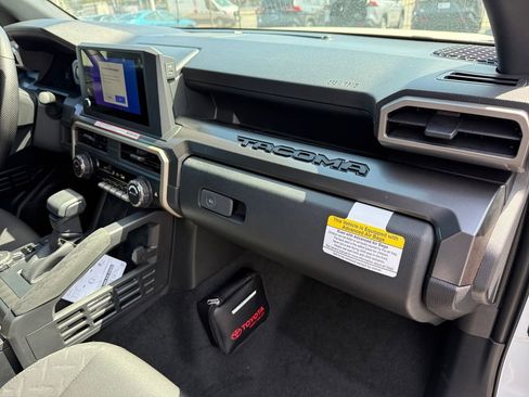 Used 2026 Toyota Tacoma SR5 AWD/4WD image 16
