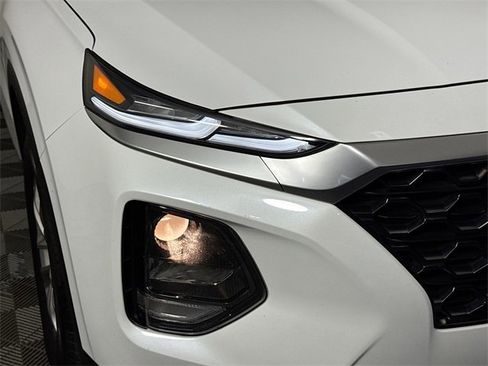 Used 2019 Hyundai Santa Fe SE image 3