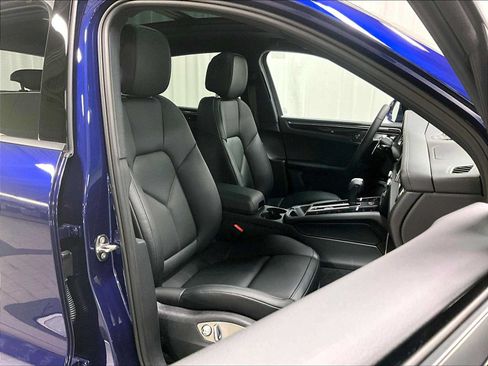 Used 2026 Porsche Macan AWD/4WD image 29