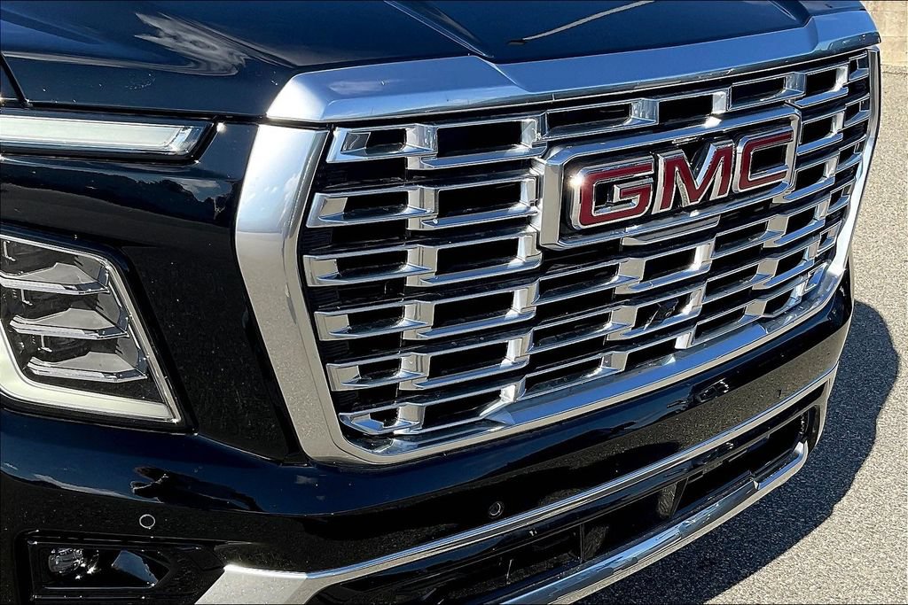 New 2025 GMC Yukon Denali w/ Denali Reserve Package RWD image 16