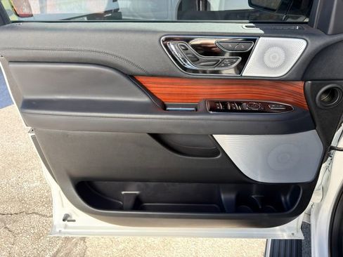 Used 2024 Lincoln Navigator L Reserve image 23