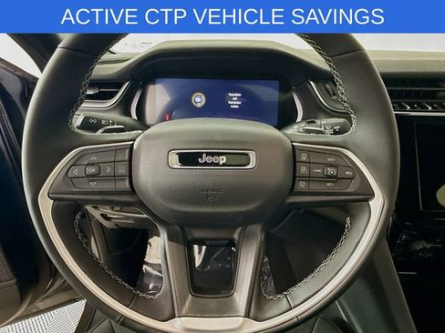 New 2025 Jeep Grand Cherokee L Laredo image 11