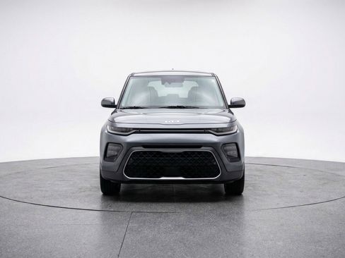 Used 2025 Kia Soul LX w/ LX Technology Package image 2