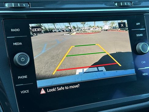 Used 2022 Volkswagen Tiguan SE image 27