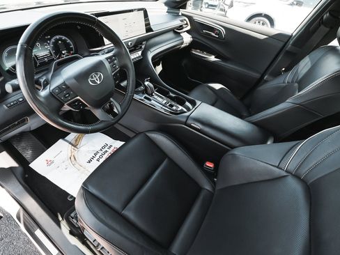 Used 2024 Toyota Crown Platinum AWD/4WD image 16