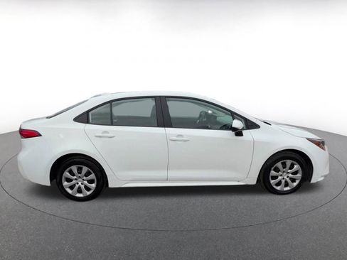 Used 2025 Toyota Corolla LE image 16