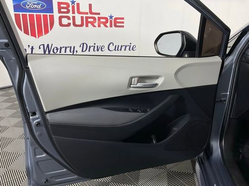 Used 2021 Toyota Corolla LE FWD image 12