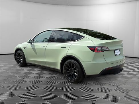 Used 2021 Tesla Model Y Long Range AWD/4WD image 4