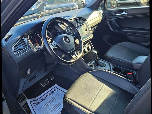 Used 2021 Volkswagen Tiguan SE R-Line image 7