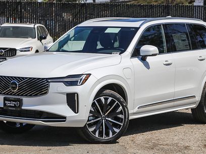 New 2025 Volvo XC90 T8 Plus w/ Protection Package Premier