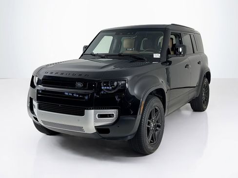 Used 2025 Land Rover Defender 110 S image 1