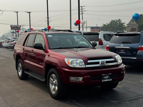 Used 2005 Toyota 4Runner SR5 AWD/4WD image 3