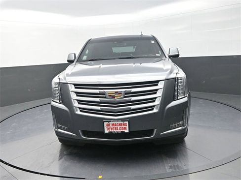 Used 2019 Cadillac Escalade Platinum image 2