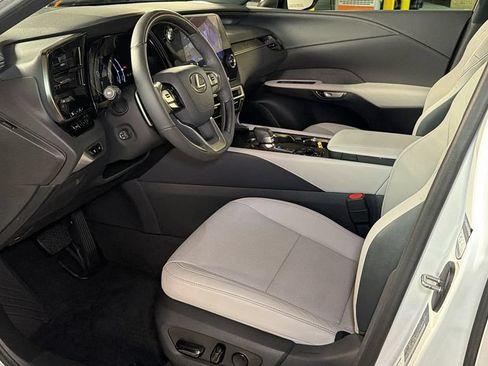 Certified 2024 Lexus RX 350 Premium w/ Accessory Package AWD/4WD image 21