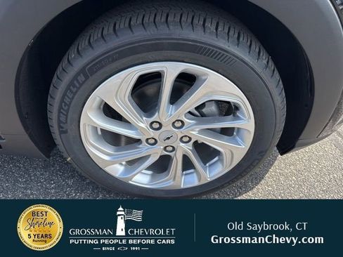 New 2027 Chevrolet Bolt LT w/ Comfort Package FWD image 20