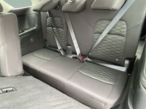 Used 2025 Nissan Pathfinder SV AWD/4WD image 28