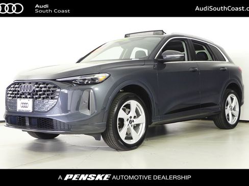 Used 2025 Audi Q5 Premium Plus w/ Premium Plus AWD/4WD image 1