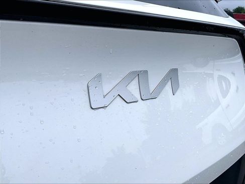 Used 2024 Kia Sportage LX FWD image 9
