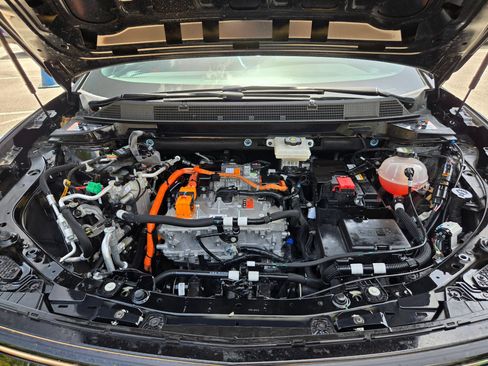 Used 2025 Chevrolet Equinox EV RS FWD image 32