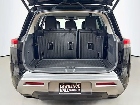 Used 2025 Nissan Pathfinder SL w/ Cargo Package image 24