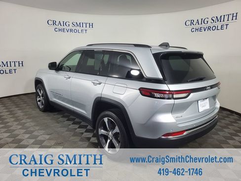 Used 2023 Jeep Grand Cherokee Limited AWD/4WD image 3