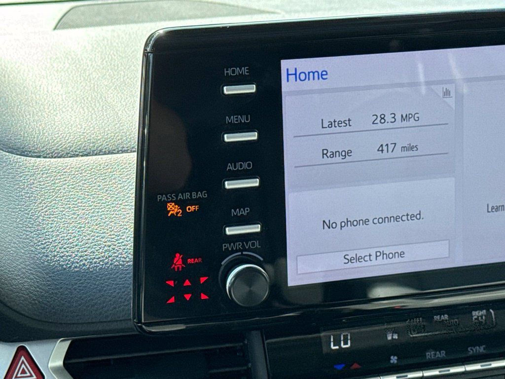 Certified 2023 Toyota Sienna XLE FWD image 24