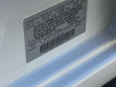 Used 2025 Nissan Versa SV FWD image 28