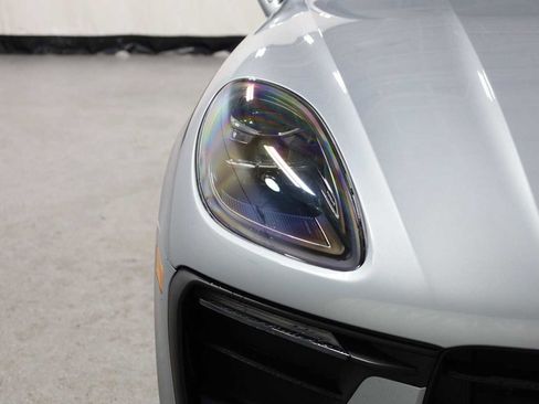 New 2026 Porsche Macan AWD/4WD image 15