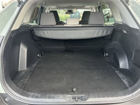 Used 2021 Toyota RAV4 XLE w/ Convenience Package image 33
