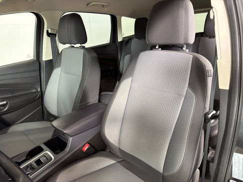 Used 2017 Ford Escape SE FWD image 10