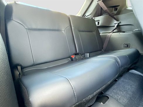 New 2025 Mitsubishi Outlander SE image 28